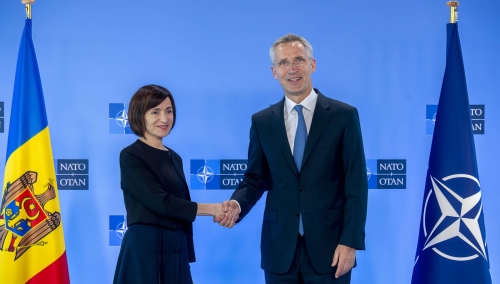 La présidente moldave Maia Sandu et Stoltenberg secrétaire général d el'OTAN-2.jpg